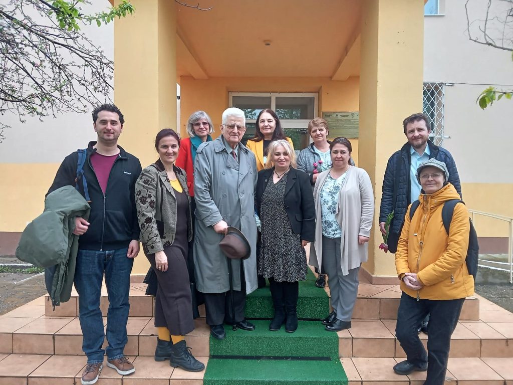 Eveniment 1. Dezbatere, proiecție film și lansare. Plătărești